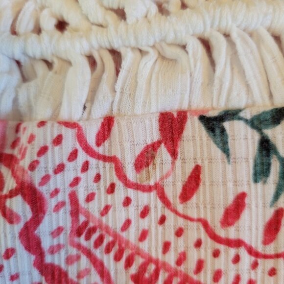 Torrid Red White Geometric Floral Crochet Sleeveless Top - Picture 8 of 8